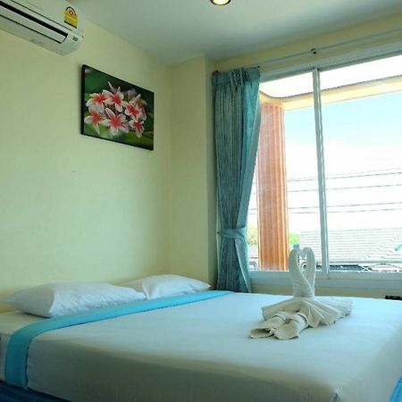Krabi Marina Seaview Hotel Bagian luar foto