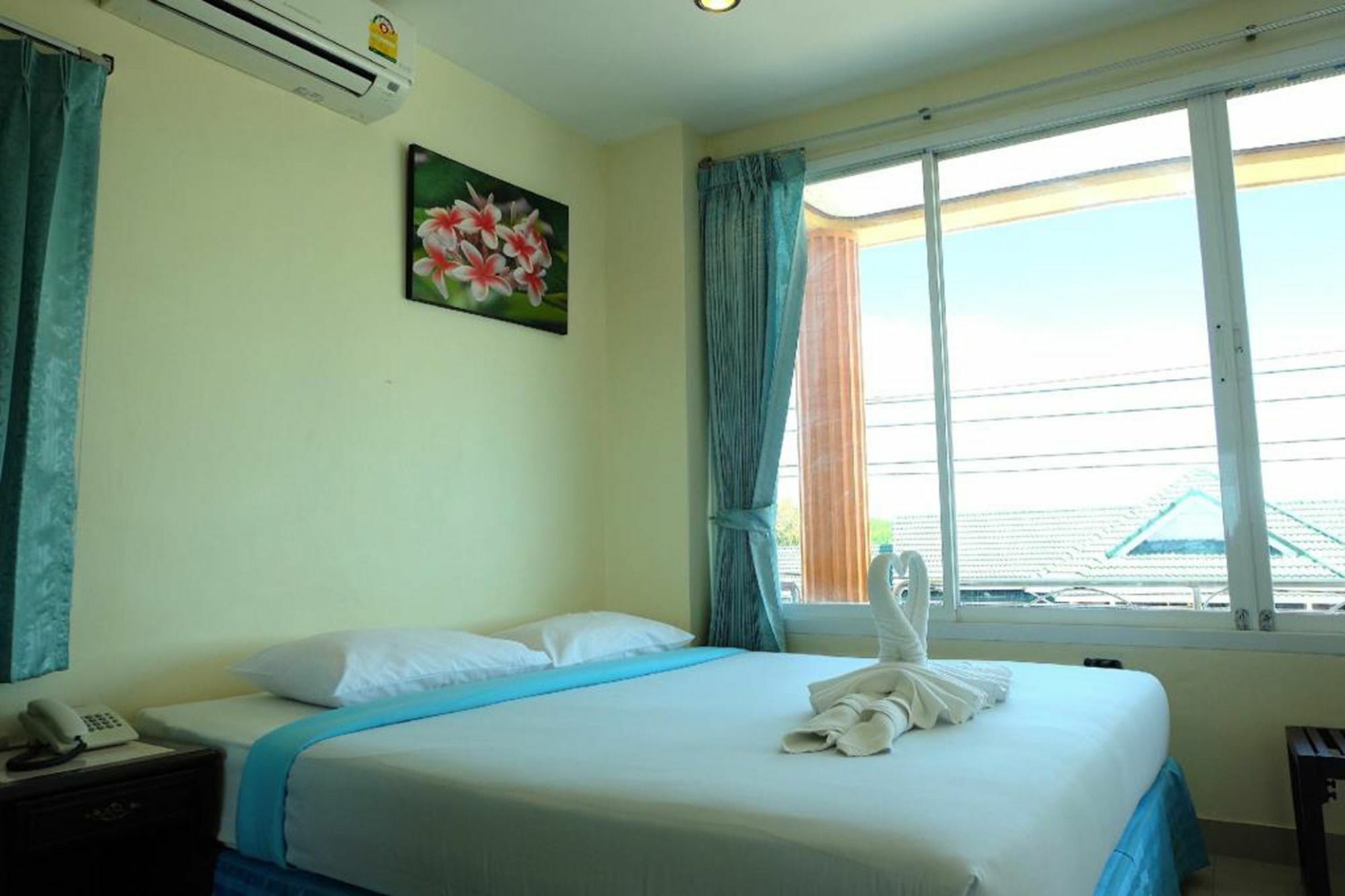 Krabi Marina Seaview Hotel Bagian luar foto