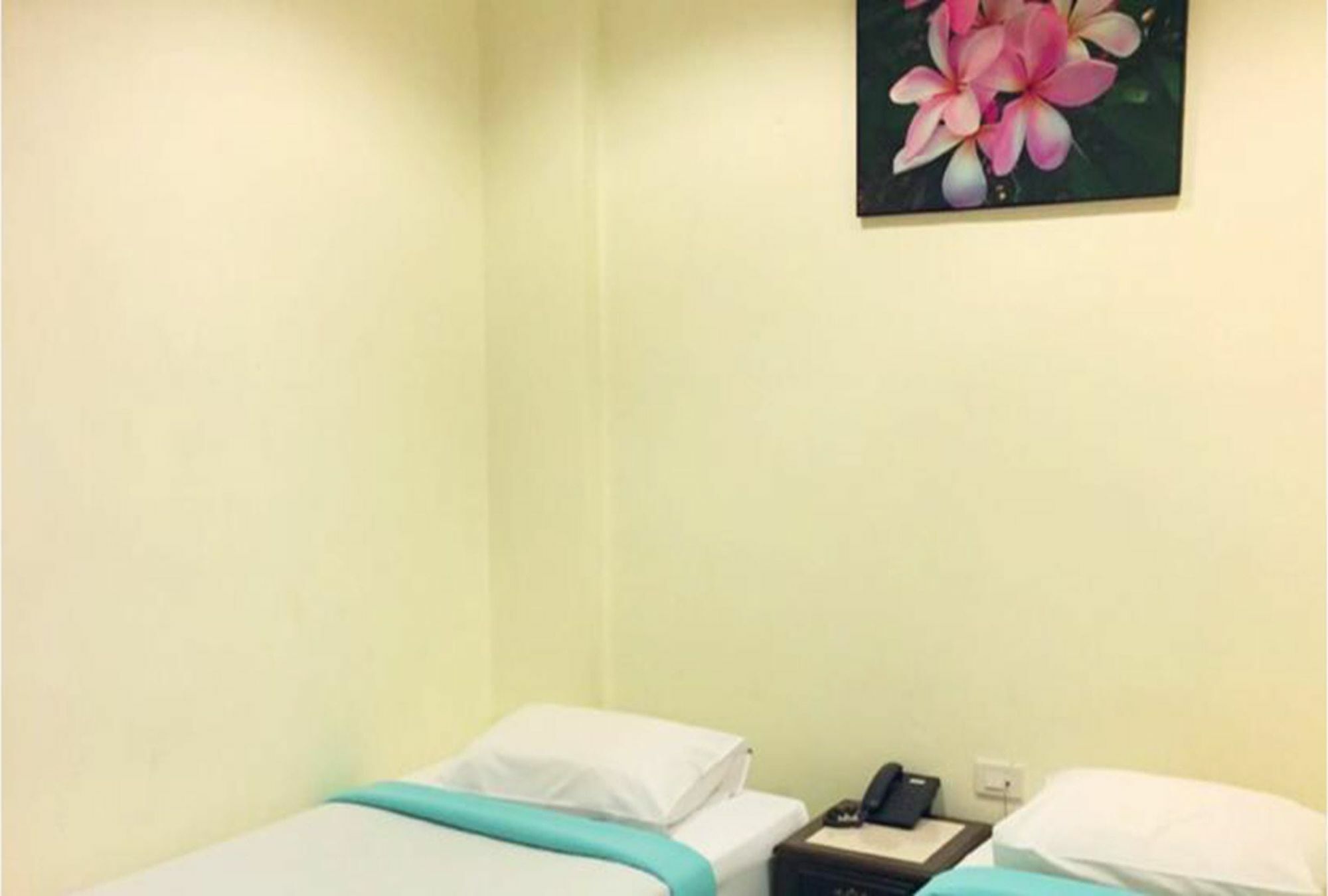 Krabi Marina Seaview Hotel Bagian luar foto