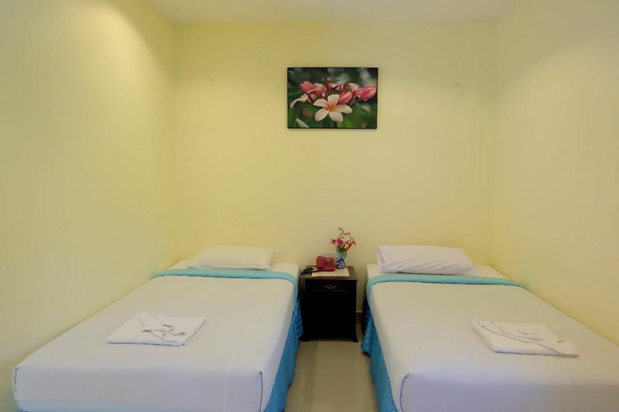 Krabi Marina Seaview Hotel Bagian luar foto
